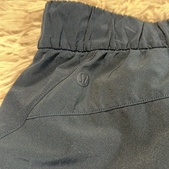 Lululemon Stroll at Sundown Short 3" True Navy - Picture 5 of 7